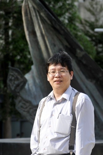 Prof. Yi-Bing Lin